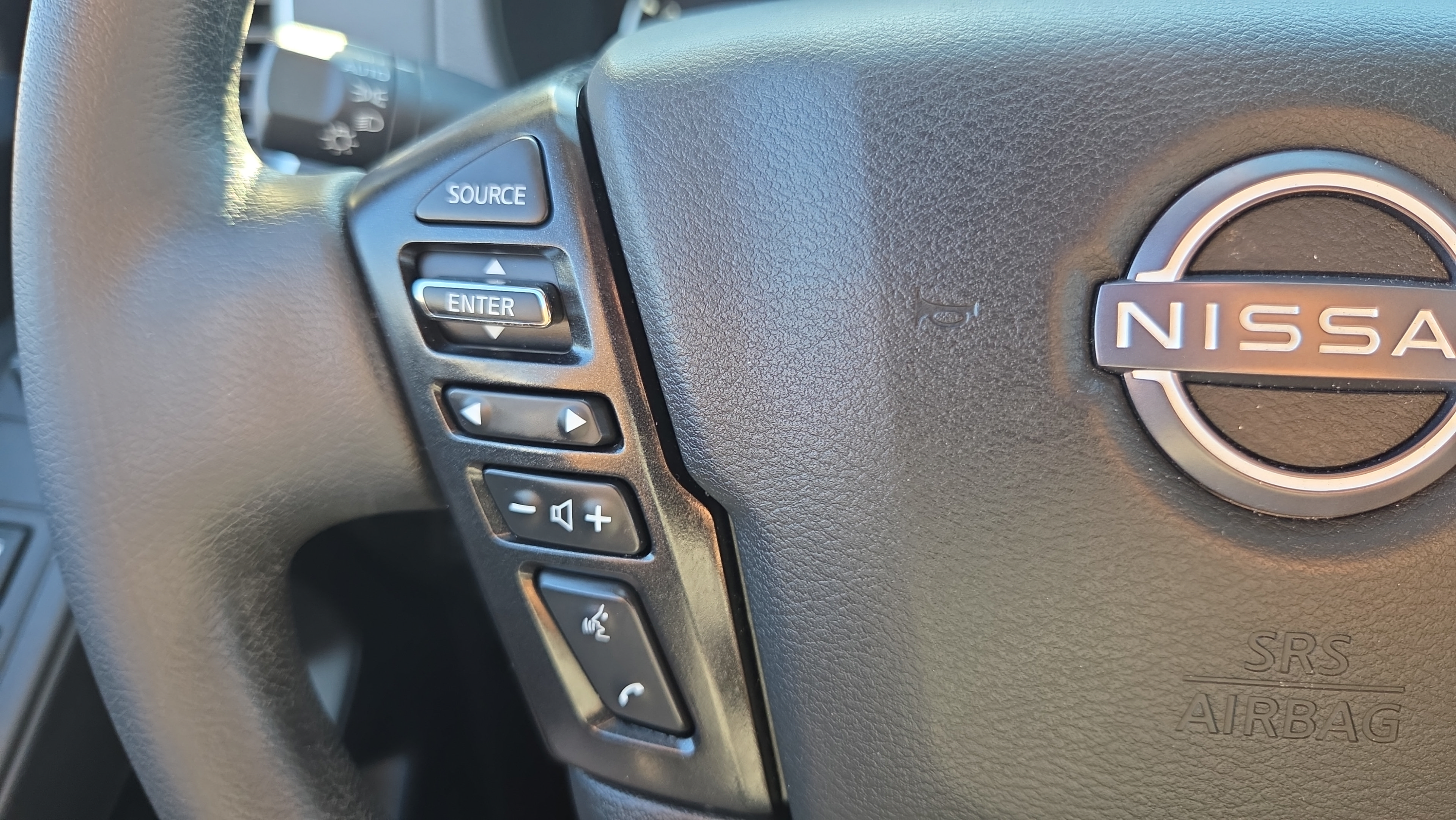 Used 2022 Nissan Frontier SV AWD/4WD image 23