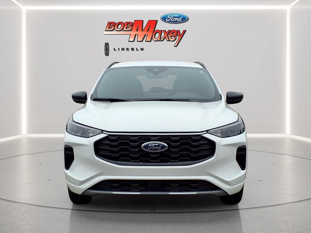 Used 2024 Ford Escape ST-Line w/ Tech Pack #1 AWD/4WD image 2