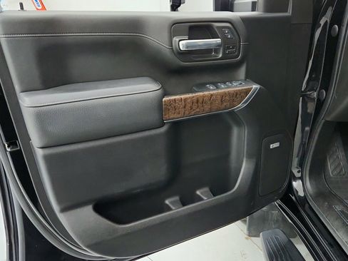 Used 2023 GMC Sierra 2500 Denali w/ Denali Ultimate Package AWD/4WD image 17