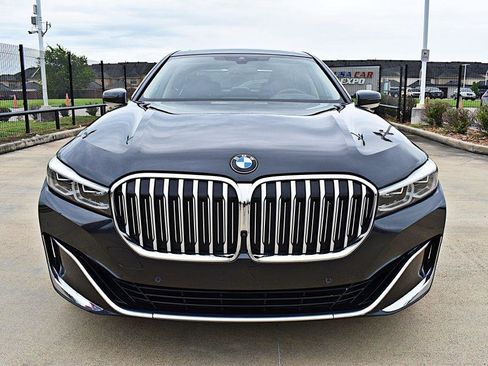 Used 2022 BMW 740i RWD image 12