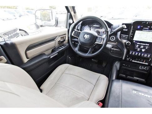 Used 2019 RAM 2500 Limited image 7