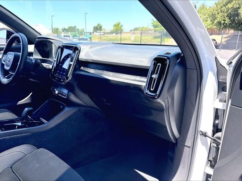 Used 2023 Volvo C40 P8 Recharge Ultimate AWD/4WD image 19
