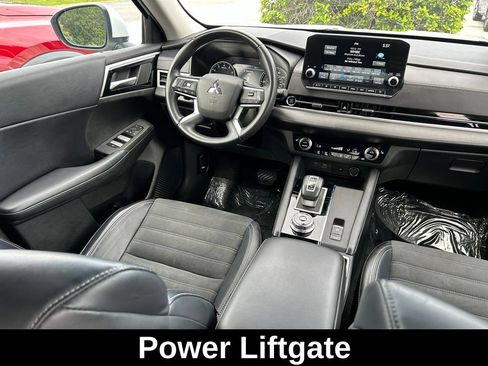 Used 2024 Mitsubishi Outlander SE AWD/4WD image 9