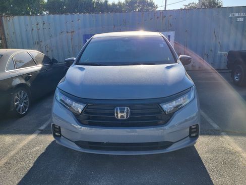 Used 2024 Honda Odyssey Sport image 2