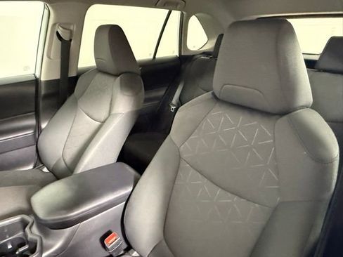 Used 2024 Toyota RAV4 XLE FWD image 30