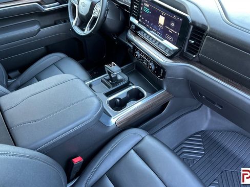 Certified 2025 Chevrolet Silverado 1500 LT Trail Boss w/ Convenience Package II image 18