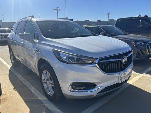 Used 2018 Buick Enclave Essence image 13