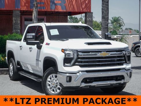 Used 2025 Chevrolet Silverado 2500 LTZ w/ LTZ Premium Package AWD/4WD image 2