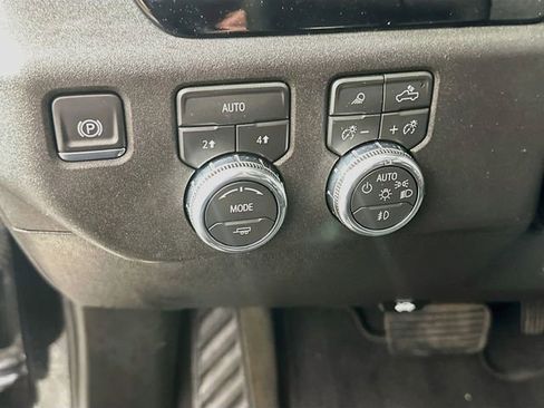 Used 2026 GMC Sierra 1500 SLT AWD/4WD image 13
