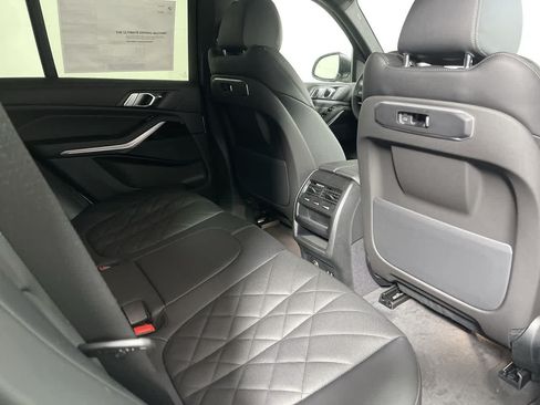 Used 2024 BMW X5 xDrive40i w/ Parking Assistance Package AWD/4WD image 16
