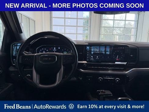 Used 2022 GMC Sierra 1500 Elevation w/ Elevation Premium Package AWD/4WD image 13