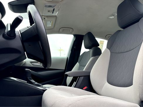 Used 2021 Toyota Corolla LE image 10