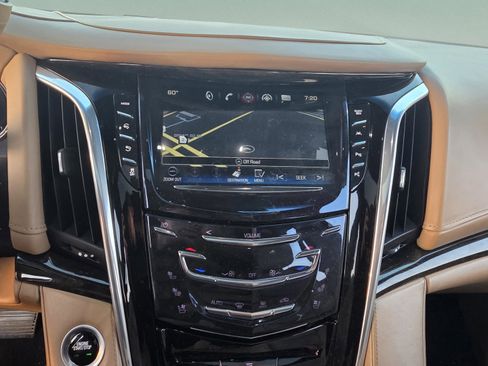 Used 2019 Cadillac Escalade Platinum image 18