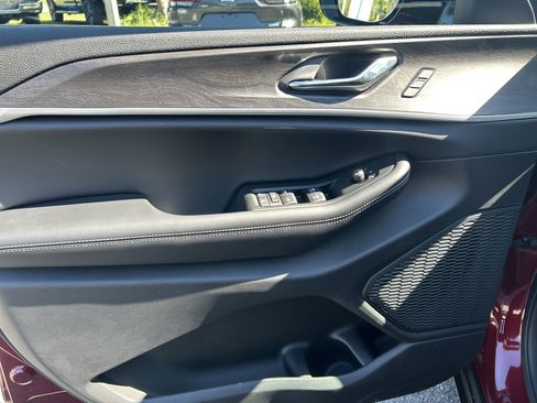 New 2025 Jeep Grand Cherokee Limited image 12