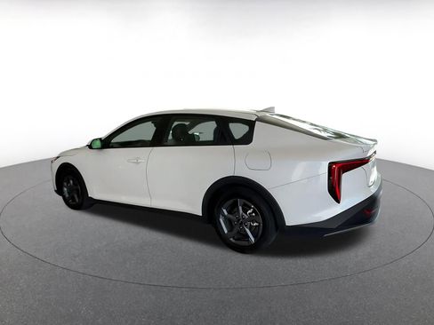 Used 2025 Kia K4 LXS image 9