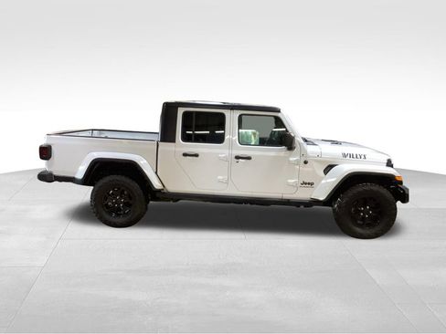 Used 2021 Jeep Gladiator Willys image 9