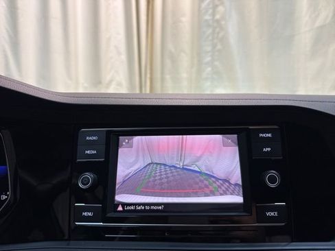 Certified 2024 Volkswagen Jetta SE image 21