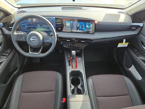 New 2026 Nissan Kicks SR w/ Cold Weather Package AWD/4WD image 12