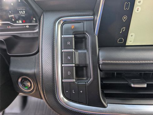 Used 2023 GMC Yukon AT4 w/ Technology Package image 19