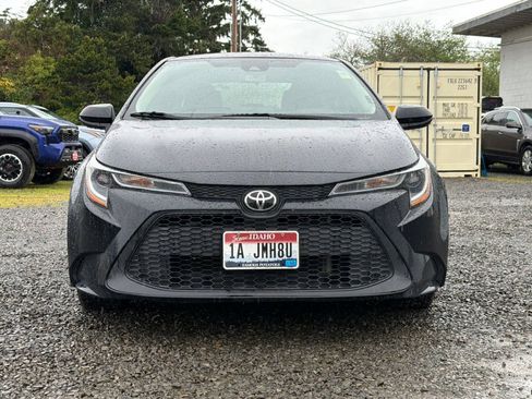 Used 2022 Toyota Corolla LE image 3