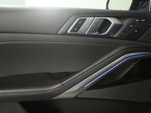 Used 2025 BMW X6 xDrive40i image 9