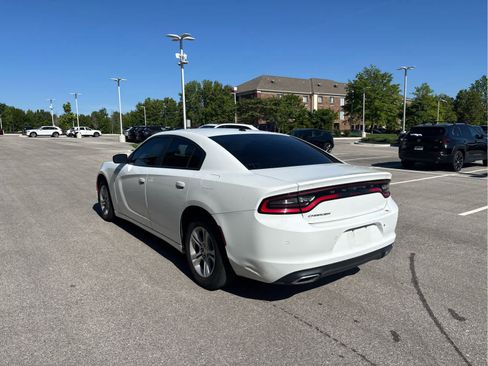 Used 2015 Dodge Charger SE w/ Popular Equipment Group RWD image 3