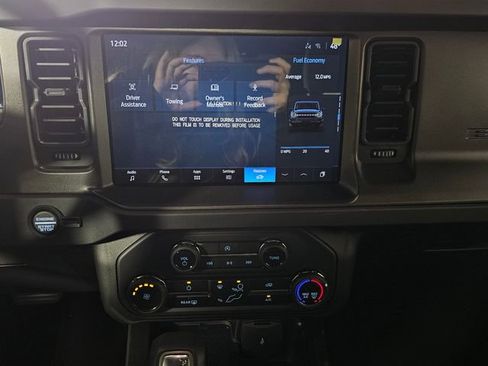 New 2025 Ford Bronco 4-Door image 28