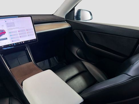 Used 2021 Tesla Model Y 2WD image 22