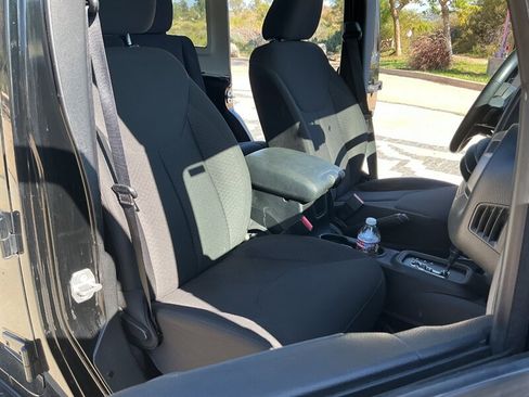 Used 2014 Jeep Wrangler Unlimited Sport w/ Quick Order Package 24S AWD/4WD image 37