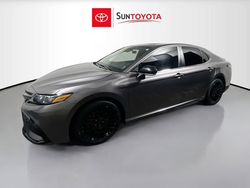 Used 2023 Toyota Camry SE image 9