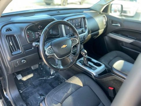 Used 2022 Chevrolet Colorado LT w/ Safety Package RWD image 17