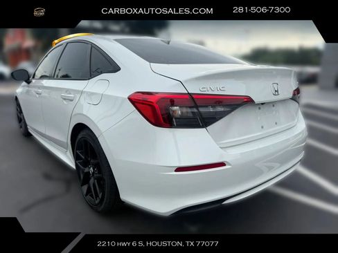 Used 2024 Honda Civic Sport image 2