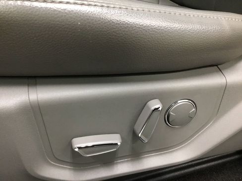 Used 2018 Ford F150 Lariat w/ Equipment Group 502A Luxury image 9