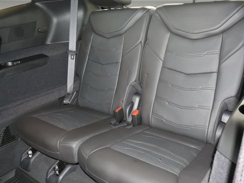 Used 2025 Cadillac XT6 Premium Luxury w/ Platinum Package AWD/4WD image 12