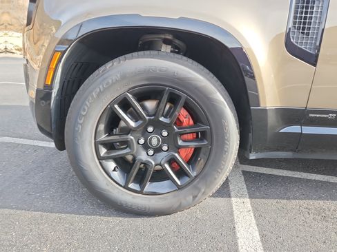 Used 2024 Land Rover Defender 130 X image 19