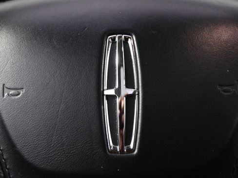 Used 2023 Lincoln Aviator Standard w/ Premium Package image 35