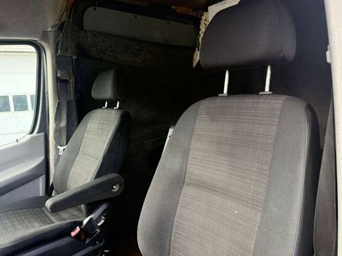 Used 2014 Mercedes-Benz Sprinter 2500 image 22