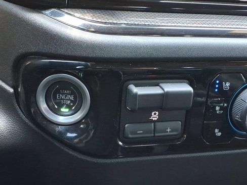 Used 2022 Chevrolet Silverado 1500 ZR2 w/ Technology Package AWD/4WD image 17