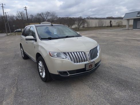 Used 2014 Lincoln MKX FWD w/ Equipment Group 102A image 1