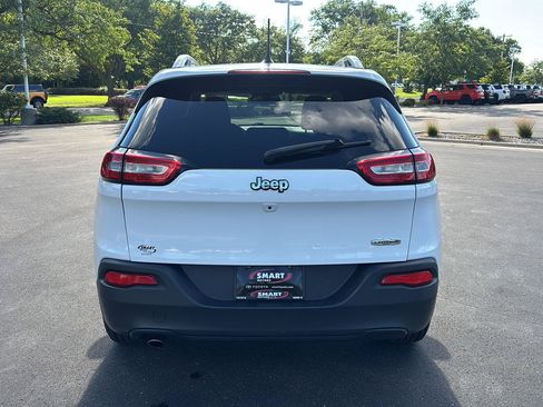 Used 2016 Jeep Cherokee Latitude FWD image 11
