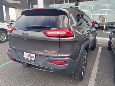 Used 2018 Jeep Cherokee Trailhawk w/ Cold Weather Group image 10