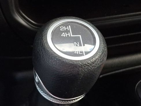 Used 2022 Jeep Gladiator Sport AWD/4WD image 25