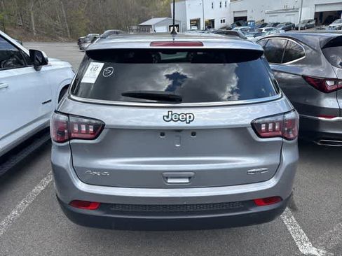 Used 2018 Jeep Compass Latitude w/ Cold Weather Group AWD/4WD image 7