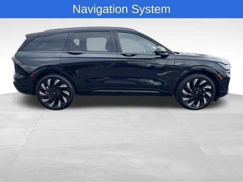 Certified 2024 Lincoln Nautilus Reserve w/ Equipment Group 203A AWD/4WD image 2
