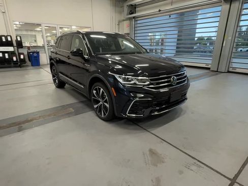 Certified 2024 Volkswagen Tiguan SEL R-Line AWD/4WD image 13