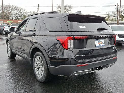 New 2026 Ford Explorer Active w/ Active Comfort Package AWD/4WD image 3