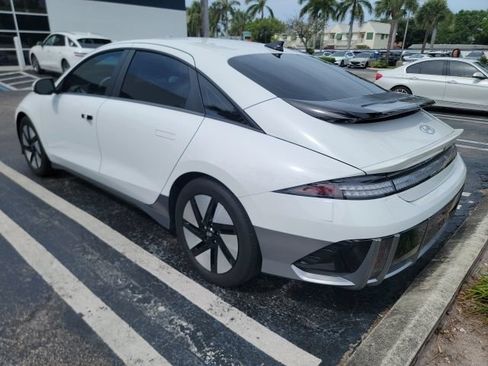 Certified 2024 Hyundai Ioniq 6 SE RWD image 3