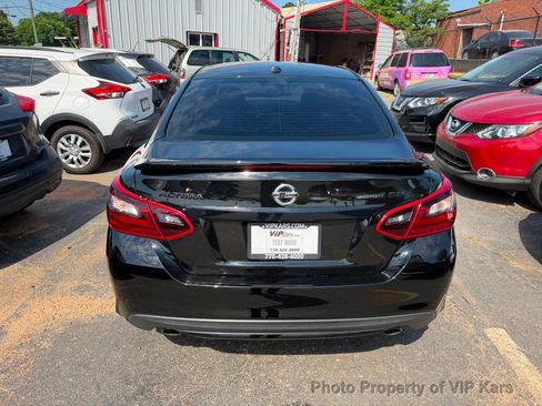 Used 2018 Nissan Altima 2.5 SR w/ SR Midnight Edition FWD image 6
