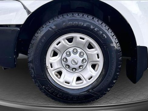 Used 2021 Nissan NV 3500 SV image 27