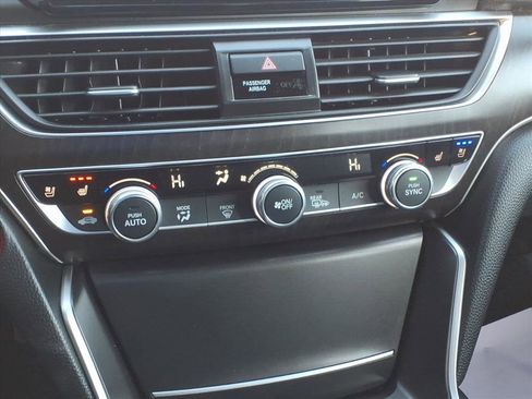 Used 2018 Honda Accord Touring image 11
